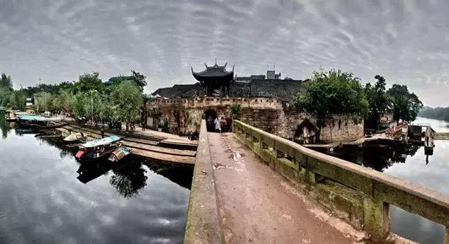 制造毒品数量巨大且非法持有枪支，一罪犯被执行死刑！